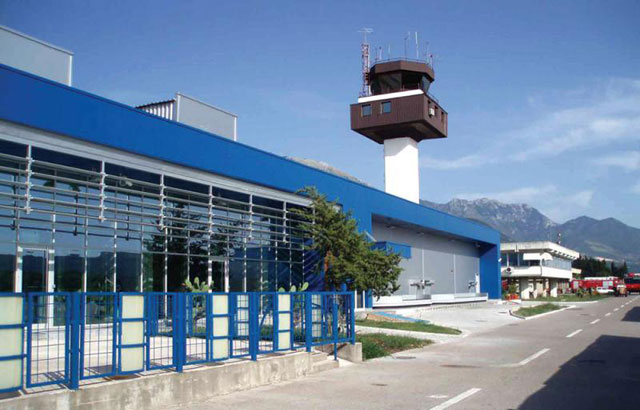 Letovi sa tivatskog aerodroma preusmjereni na Podgoricu