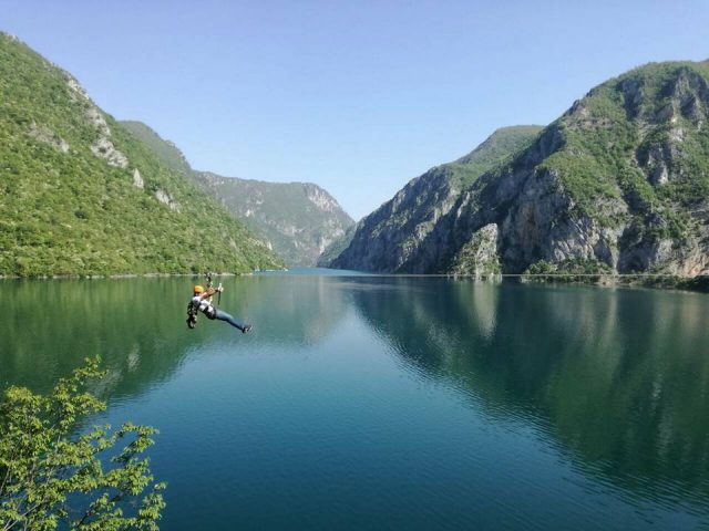 Share Montenegro vas vodi na najduži Zip-line u Crnoj Gori