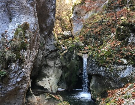 Valorizovati turistički potencijal Petnjice: Bratimin vir, Pećina grad, Torine i bihorski ćilim