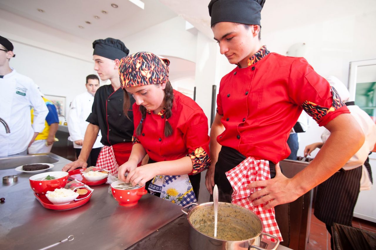 Obilježen Svjetski dan turizma: Budvani pobijedili na kulinarskom takmičenju