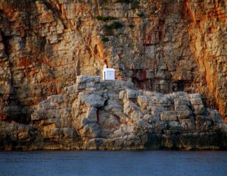 Crkva – svetionik čuva pomorce u Grblju