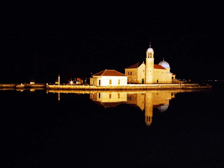 Share Montenegro i brod Katica poklanjaju noćno krstarenje Bokom!