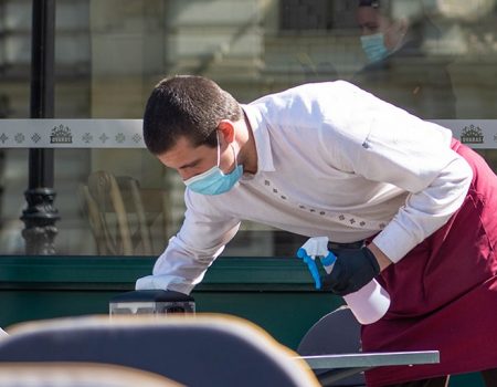 U petak se otvaraju kafići i plaže, nema zabrane kretanja, dozvoljen putnički saobraćaj