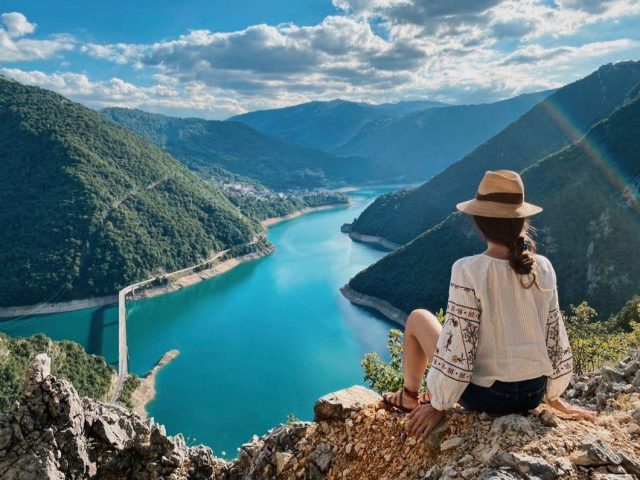 Crna Gora zemlja moćnih vrhova i tirkiznog mora – kao bajka