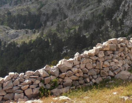 Čuvari kamena i Orjena – suvomeđa kao kulturna baština i pejzaž