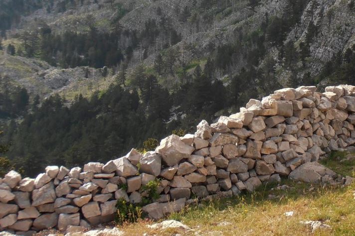 Čuvari kamena i Orjena – suvomeđa je više od pejzaža
