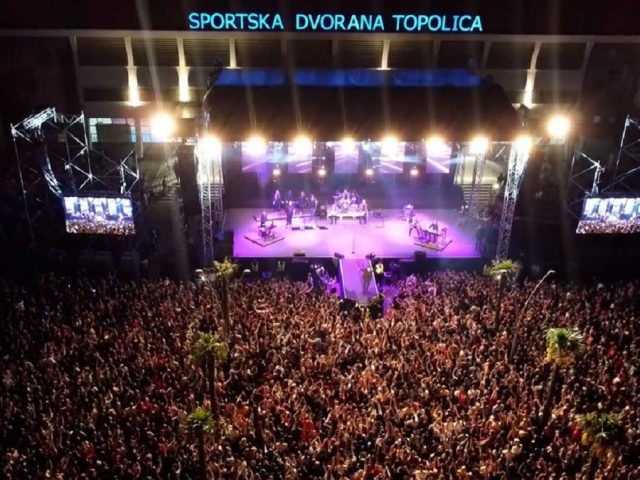 Na koncertu Zdravka Čolića u Baru više od 25.000 ljudi