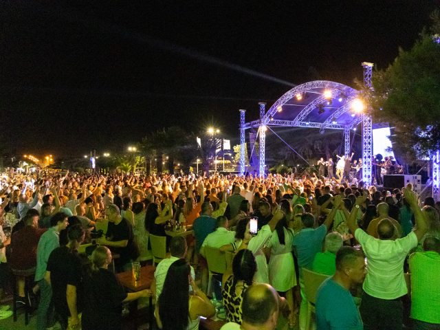 Dejan Petrović Big Band otvorio manifestaciju ,,Ljeto sa zvijezdama” u Baru