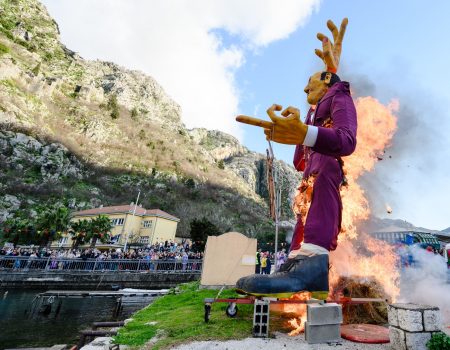Spaljivanjem karnevala završene Zimske kotorske karnevalske svečanosti
