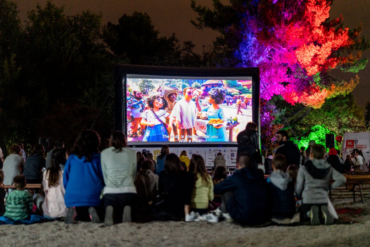 Izađi na ‘Džadu‘ i uživaj u bioskopu na otvorenom