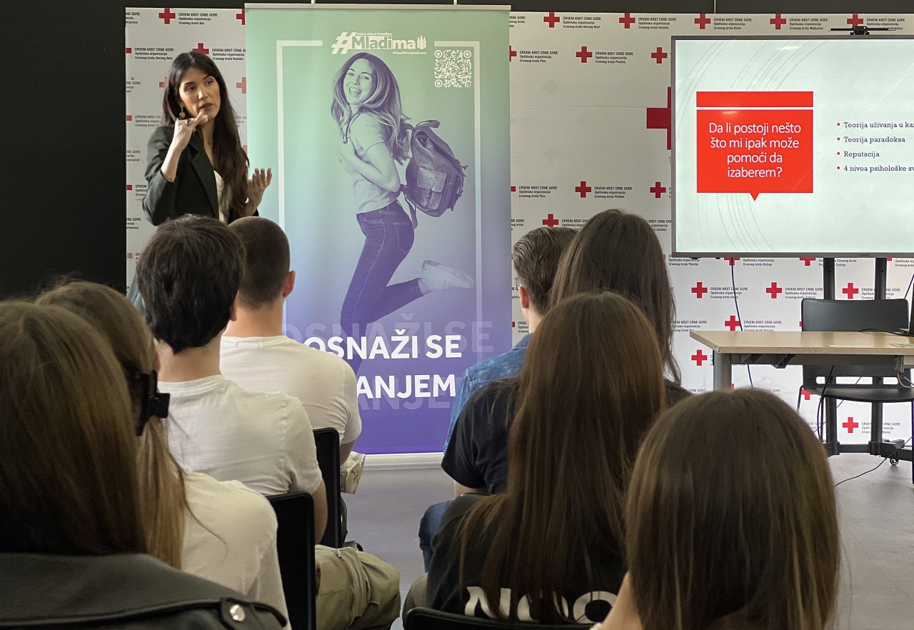 Crveni krst i Coca-Cola podrška mladima: Razumjeti sebe je najvažniji korak ka uspješnoj karijeri