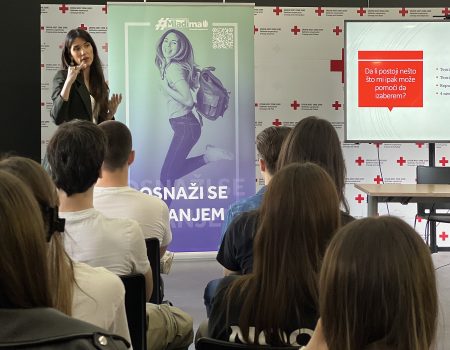 Crveni krst i Coca-Cola podrška mladima: Razumjeti sebe je najvažniji korak ka uspješnoj karijeri