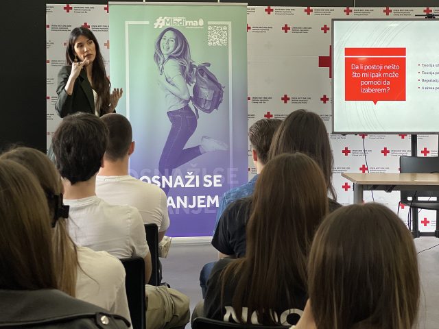 Crveni krst i Coca-Cola podrška mladima: Razumjeti sebe je najvažniji korak ka uspješnoj karijeri