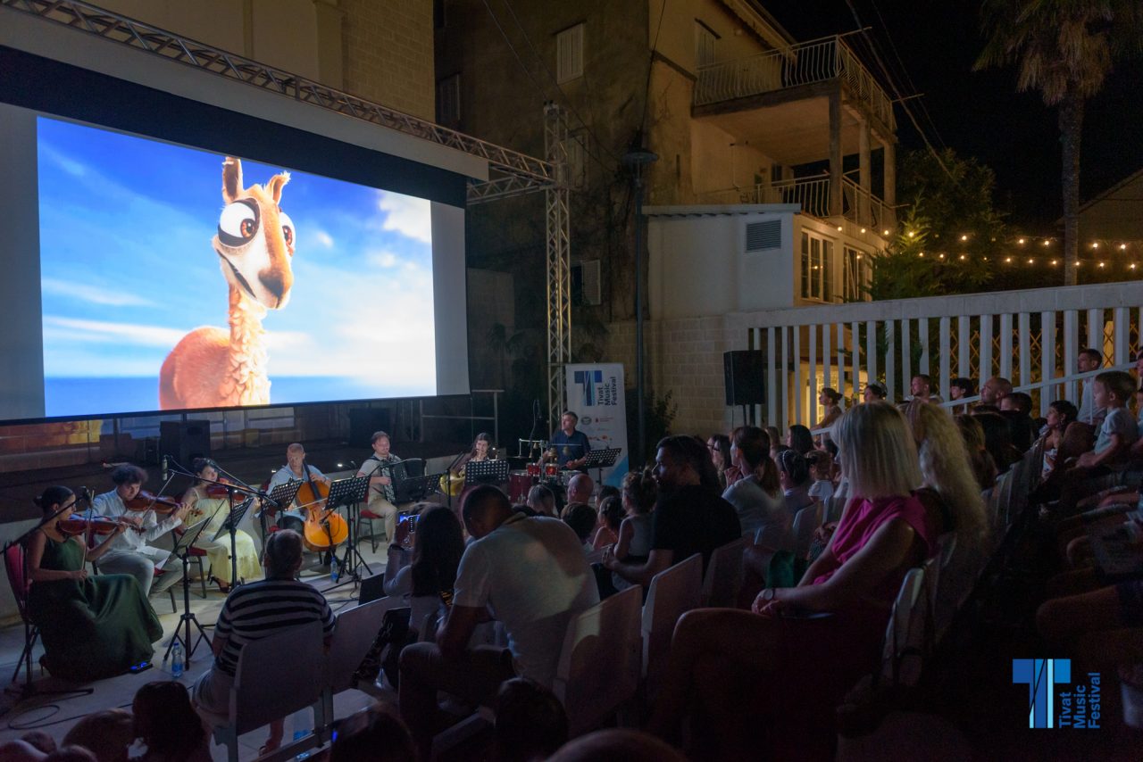 Prvi put u Crnoj Gori: Muzički bioskop oduševio mališane u Luštici Bay i Donjoj Lastvi