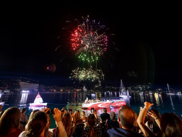 36 barki u Bokeškoj noći 23. avgusta