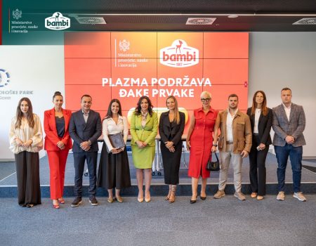 Plazma paketići za sve đake prvake u Crnoj Gori