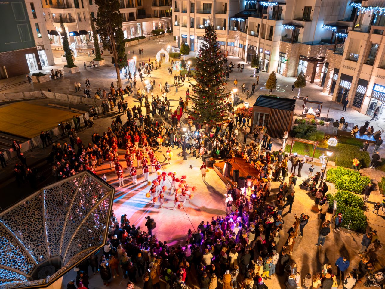 Zvanično počela praznična sezona u Portonovom