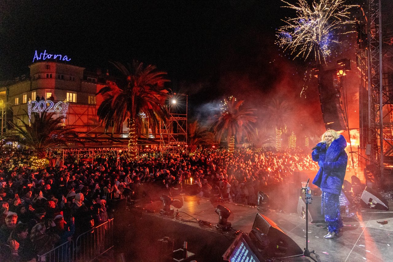 U Tivtu spektakularan doček Nove godine