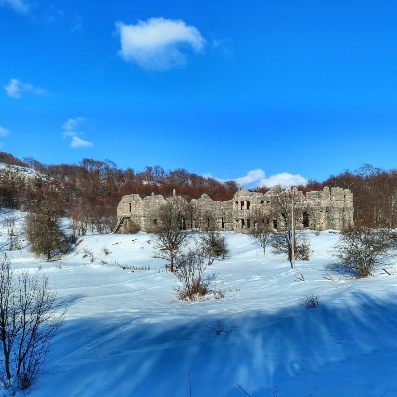 PSK “Međed” vodi na tvrđavu Dvrsnik i piknik na Grahovskom jezeru – pridružite se!