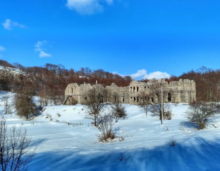 PSK “Međed” vodi na tvrđavu Dvrsnik i piknik na Grahovskom jezeru – pridružite se!