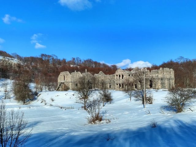 PSK “Međed” vodi na tvrđavu Dvrsnik i piknik na Grahovskom jezeru – pridružite se!