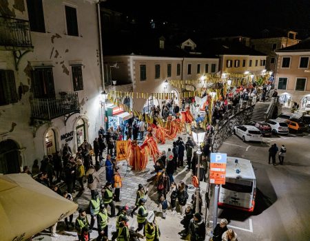 Više od 600 učesnika na međunarodnom karnevalu 57. Praznika mimoze