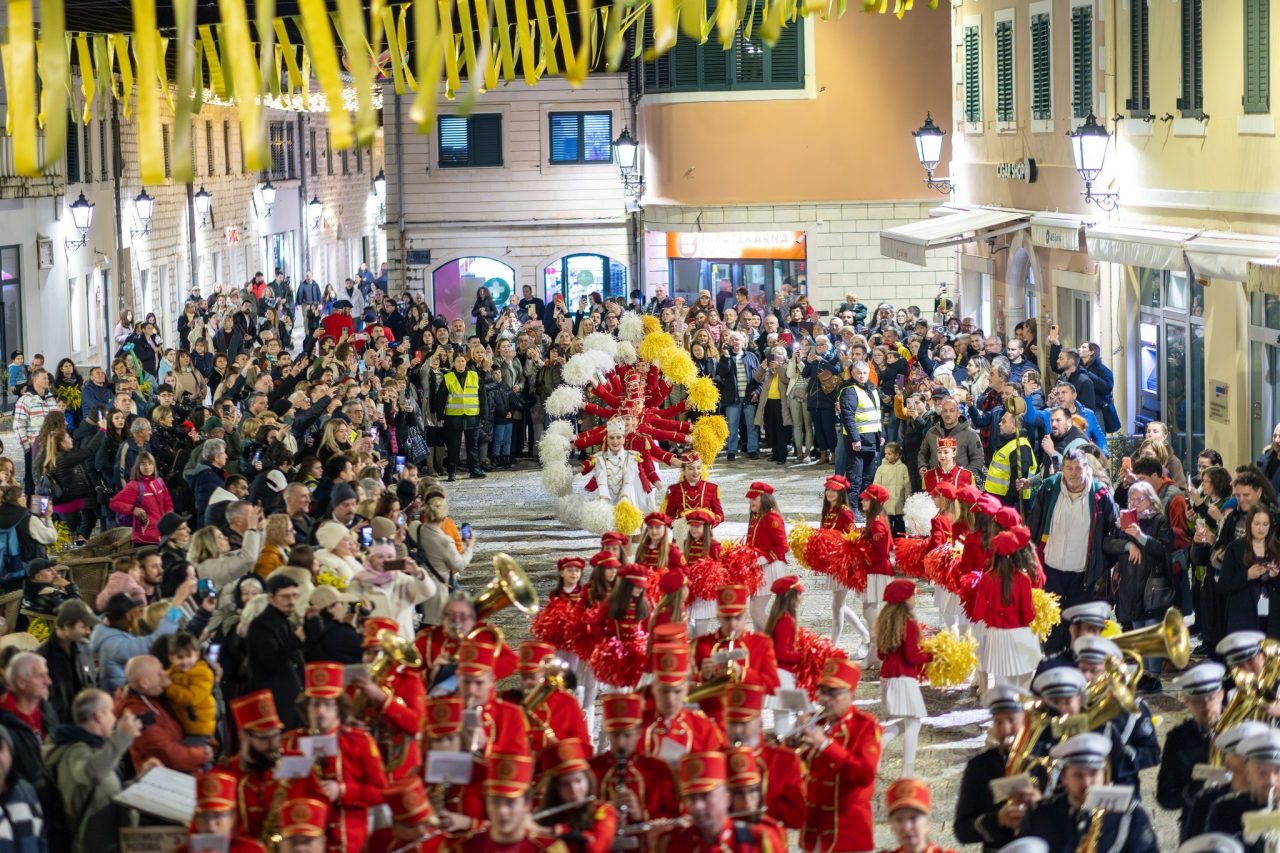 Više hiljada Novljana i gostiju na spektakularnom otvaranju 57. Praznika mimoze