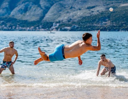 Picigin na Prazniku mimoze: Kad balun poleti, zima prestaje