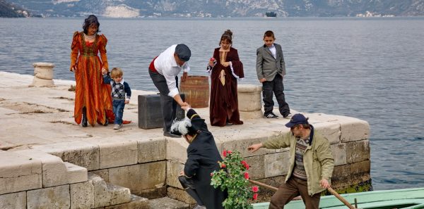 Vrijeme je za feštu i Stoliv pun kamelija