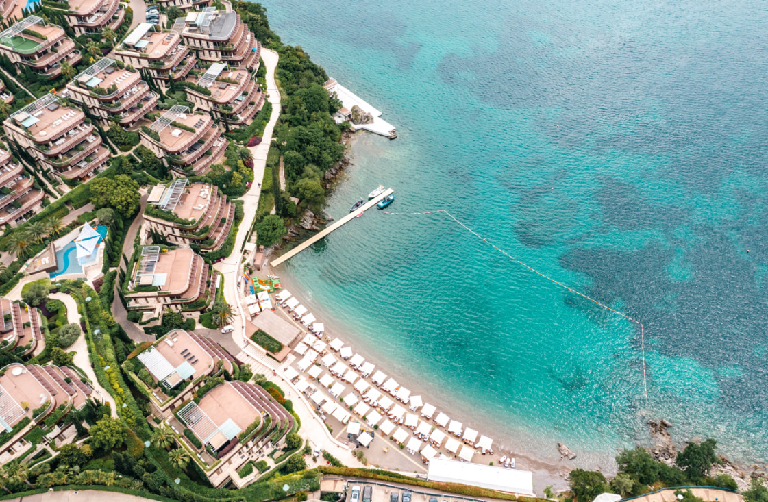 Dukley Beach & Bar Opens the Season with a Burger Festival for the May Day Holidays