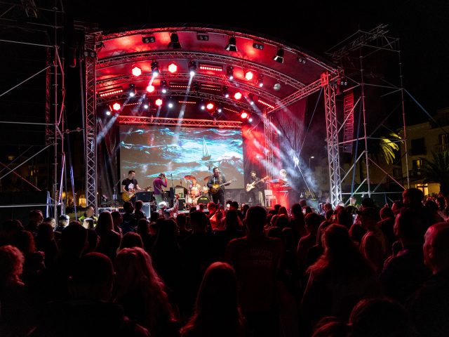 Svečano otvoreno peto izdanje Festivala vjetra u Tivtu uz koncert Bajage
