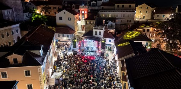 Prvomajski koncerti u Novom privukli veliki broj gostiju: Yu grupa oduševila, večeras Kaliopi