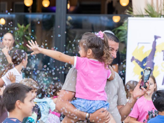 Prvi Tivat Street Art festival otvorio gradske trgove umjetnošću i spektakularnim uličnim performansima