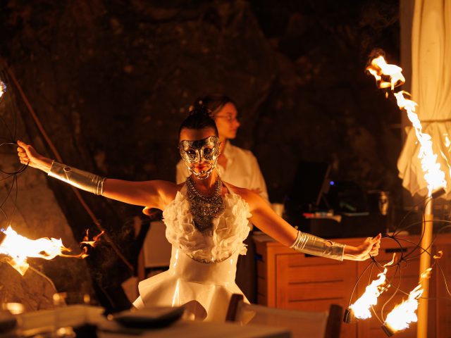 White Gala: Ljetnji spektakl u bijelom stiže na Laguna plažu u Budvi