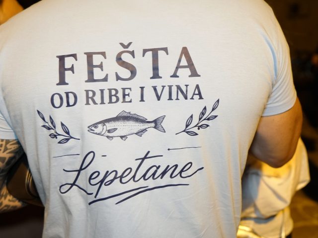 Kako je bilo na Fešti od ribe i vina u Lepetanima?
