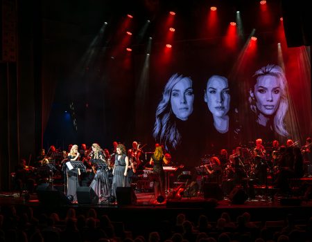 Lena Kovačević, Jelena Gavrilović i Marija Jelić na sceni Luštica bay-a