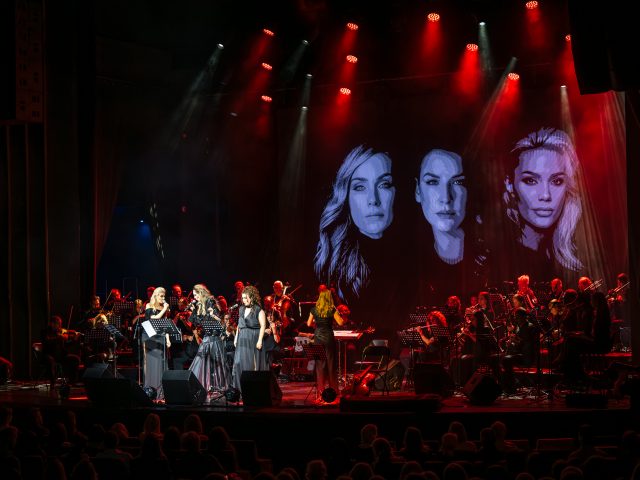 Lena Kovačević, Jelena Gavrilović i Marija Jelić na sceni Luštica bay-a