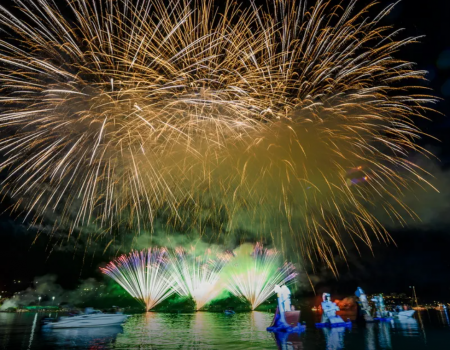 Bokeška noć ponovo oduševila: More zasijalo u ritmu mašte, tradicije i kotorskih meštara