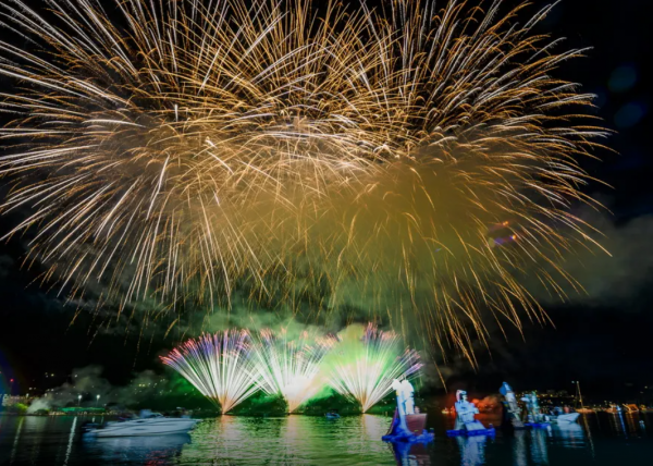 Bokeška noć ponovo oduševila: More zasijalo u ritmu mašte, tradicije i kotorskih meštara