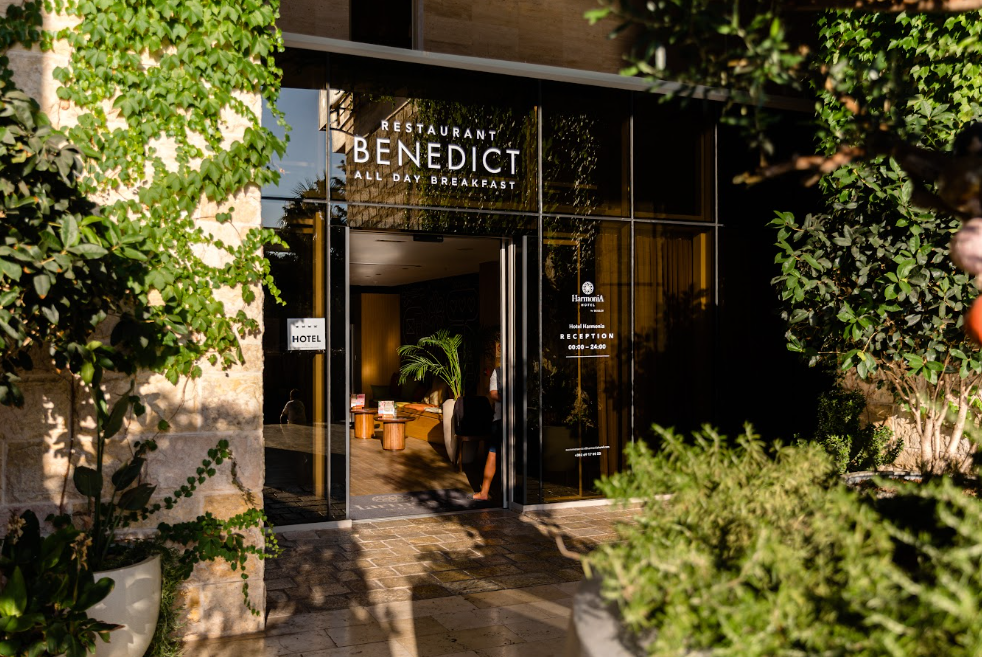 Benedict Café u novom izdanju: Šik ambijent i evropski klasici u interpretaciji novog kuhinjskog tima